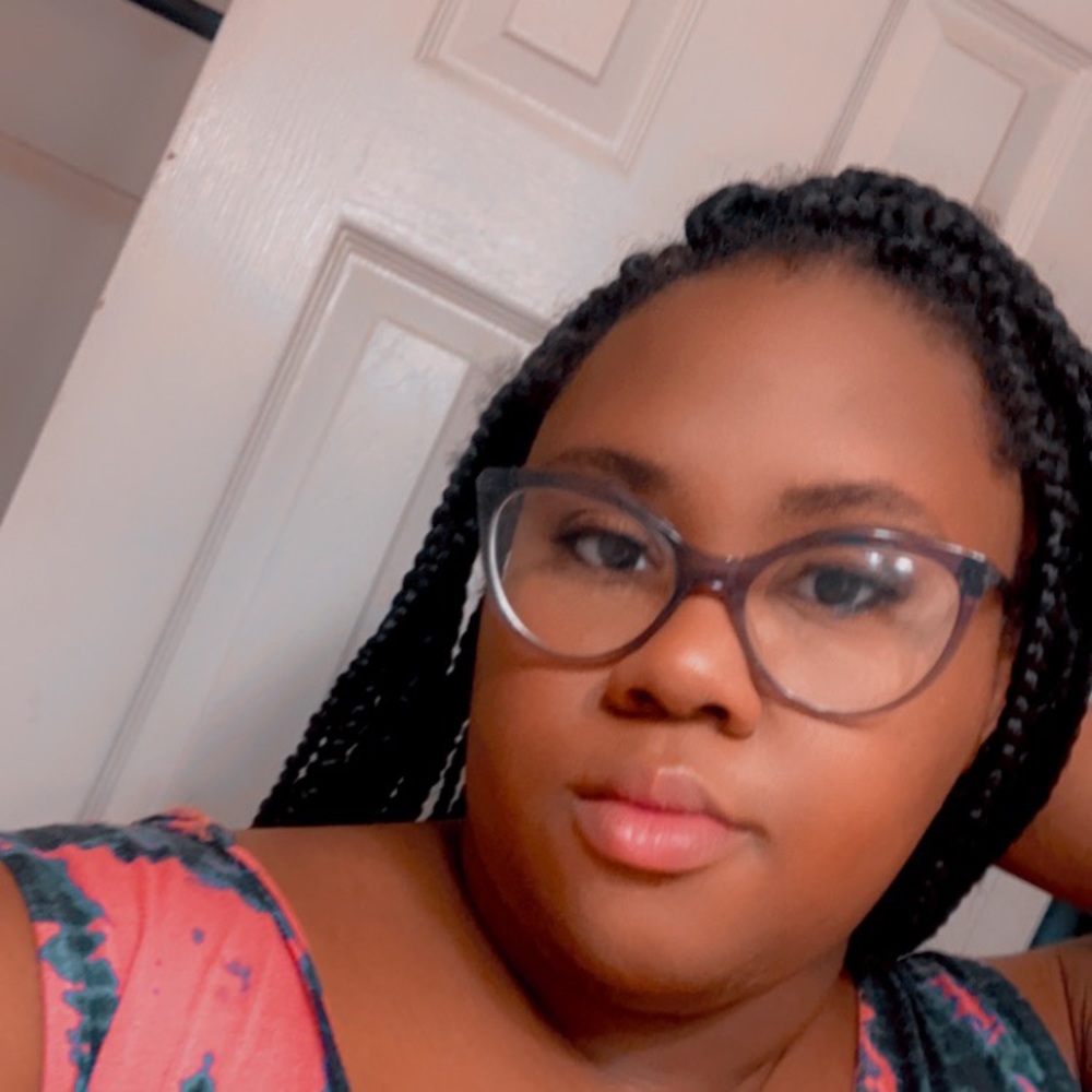 Meet your Posher, Makeala
